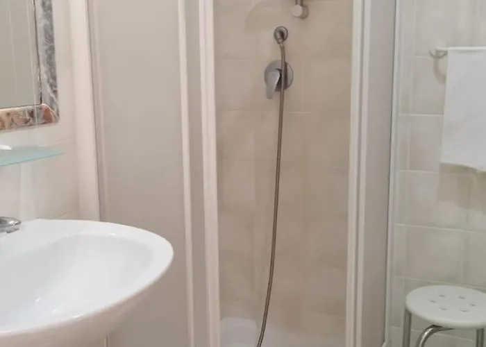 住宿加早餐酒店 Vida Ristorante Pizzeria Montepaone Lido